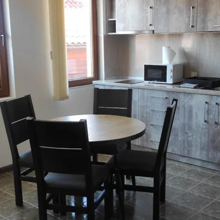 Apartment рибарска 8 *