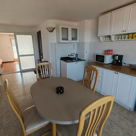 Apartment рибарска 8 *